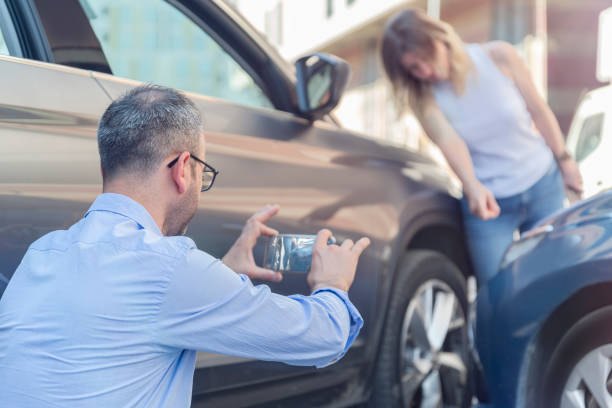 Professional Car Insurance Near Me technician working in Holiday, FL